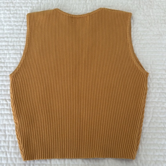 Crop top - Picture 4 of 4